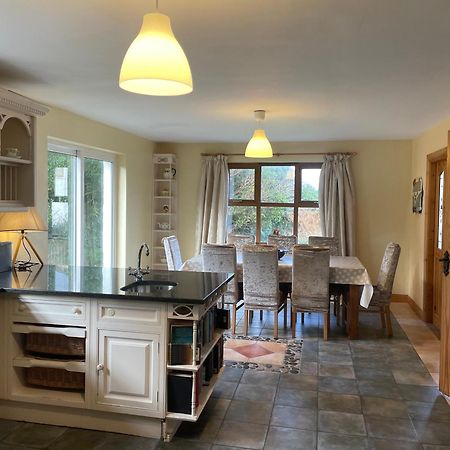 Letterfrack Farm Cottage In Village On A Farm Beside Connemara National Park Extérieur photo