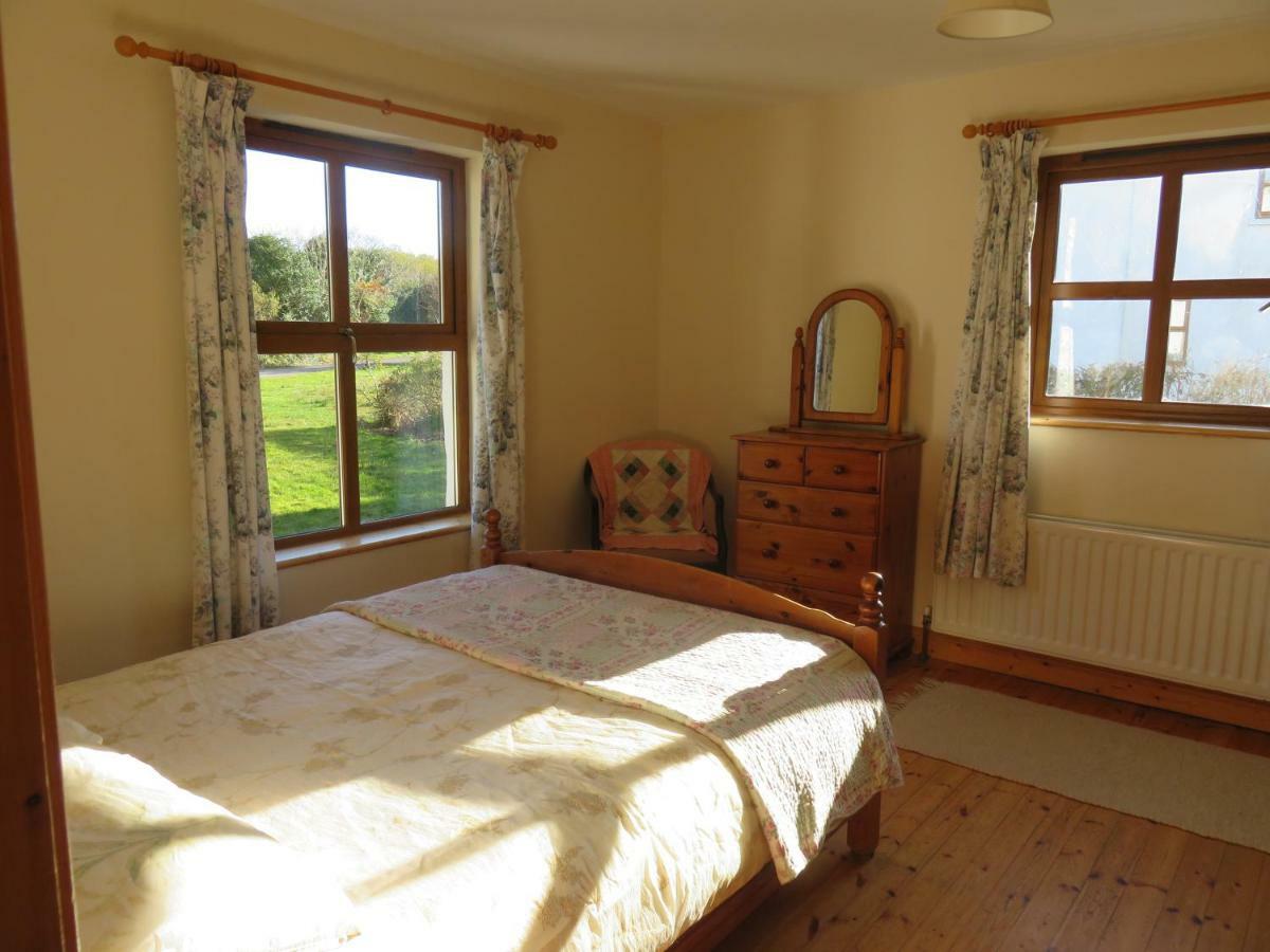 Letterfrack Farm Cottage In Village On A Farm Beside Connemara National Park Extérieur photo