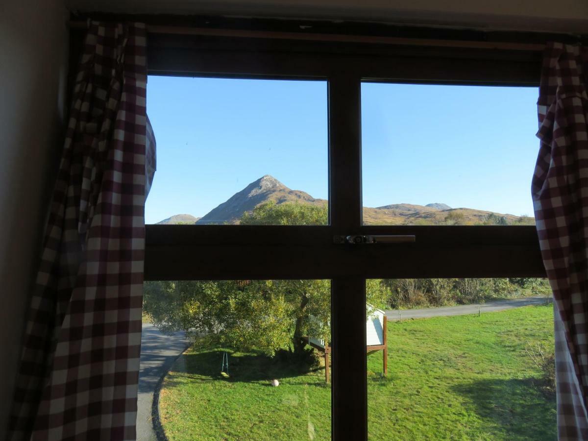 Letterfrack Farm Cottage In Village On A Farm Beside Connemara National Park Extérieur photo
