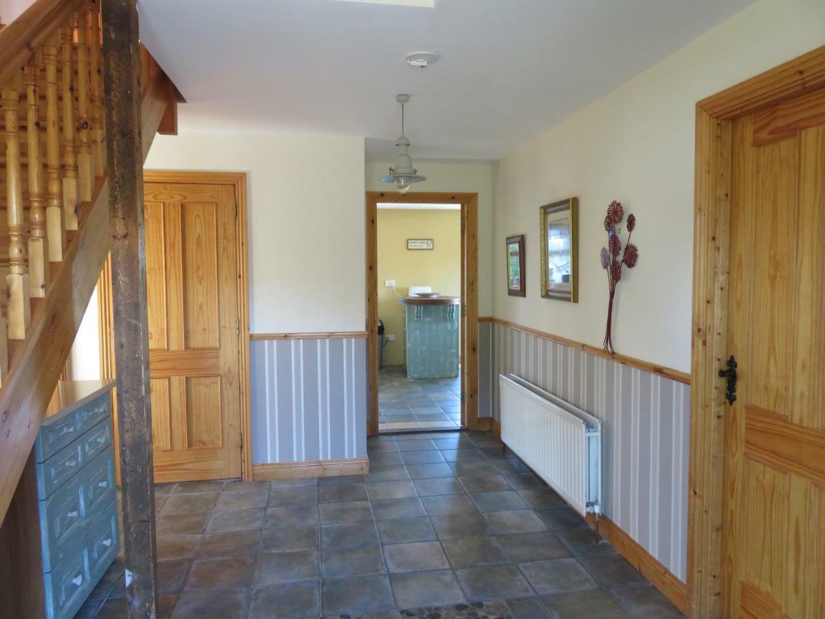Letterfrack Farm Cottage In Village On A Farm Beside Connemara National Park Extérieur photo