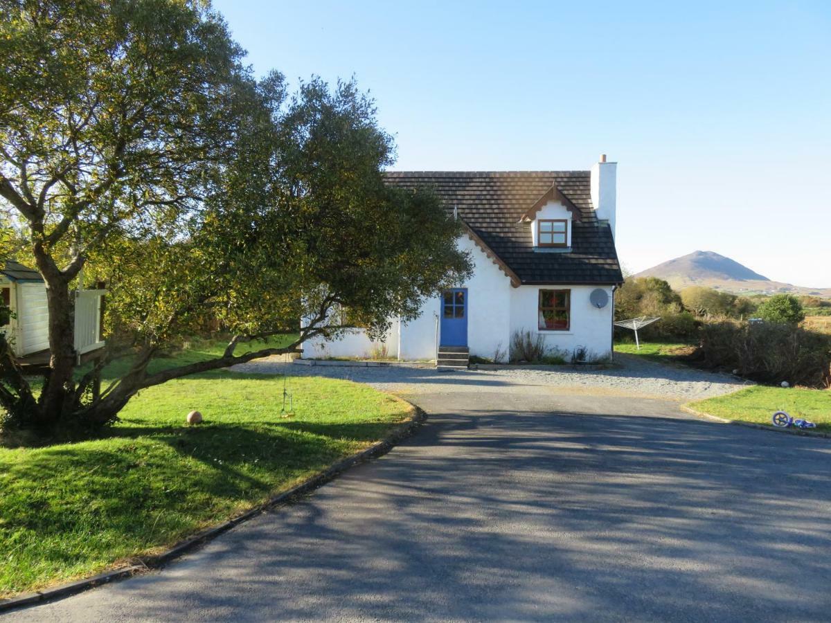 Letterfrack Farm Cottage In Village On A Farm Beside Connemara National Park Extérieur photo